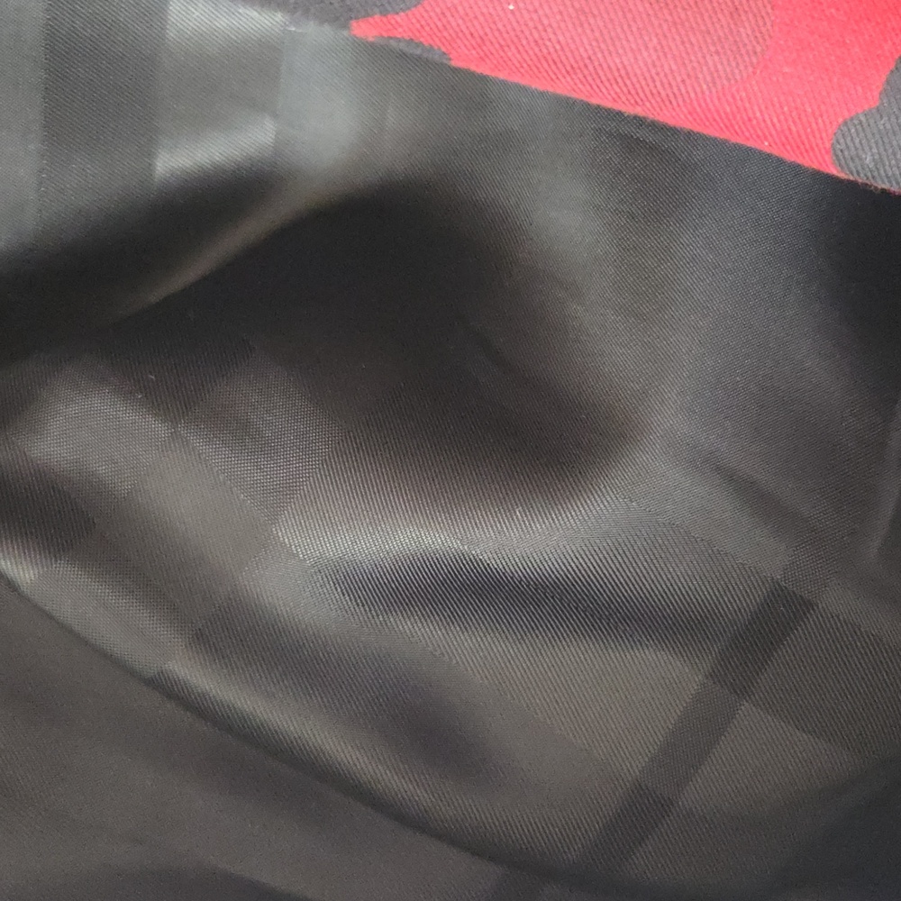 Burberry Red and Black Camo Trench Coat Limited Edition - Picture 13 of 15